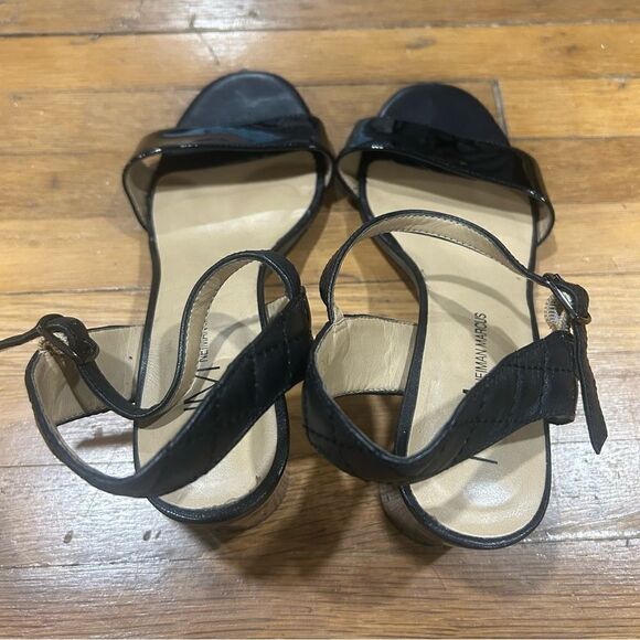 Neiman Marcus Vintage Quilted Patent Leather Cylinder Block Heel Sandal - Picture 5 of 9